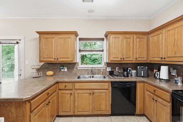 3013 W Greenbrier, Benton, AR 72015