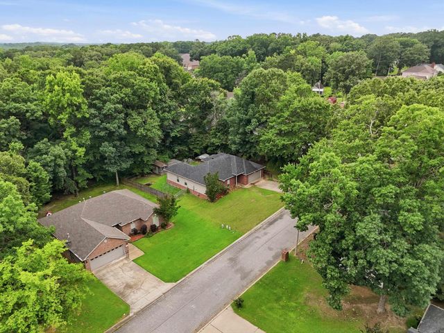 3013 W Greenbrier, Benton, AR 72015