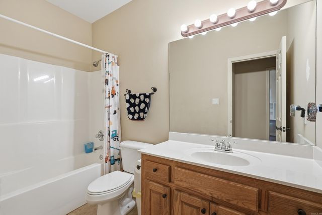 3013 W Greenbrier, Benton, AR 72015