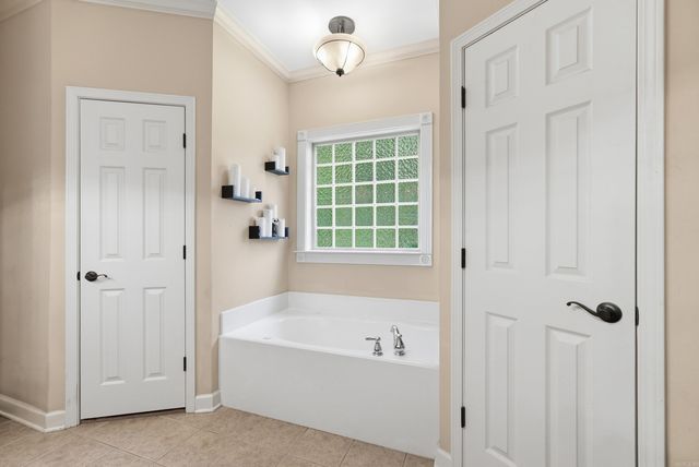3013 W Greenbrier, Benton, AR 72015