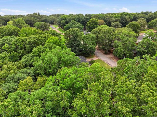 3013 W Greenbrier, Benton, AR 72015