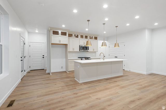 6984 W LAKE AVE, South Jordan, UT 84009