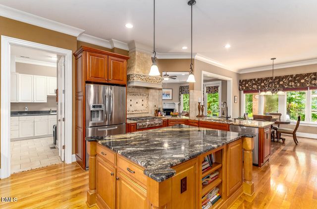 90110 Hoey, Chapel Hill, NC 27517