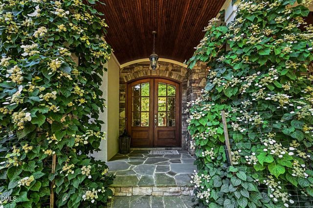 90110 Hoey, Chapel Hill, NC 27517