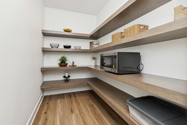 8109 Buckley Street, Johnston, IA 50131