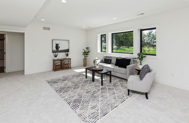 8109 Buckley Street, Johnston, IA 50131