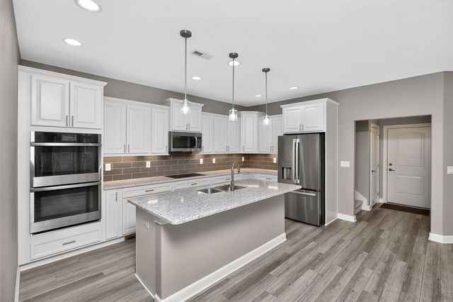 17492 Madison Drive, Clive, IA 50325