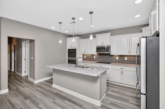 17492 Madison Drive, Clive, IA 50325