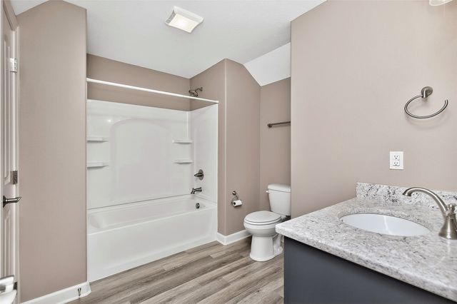 17492 Madison Drive, Clive, IA 50325