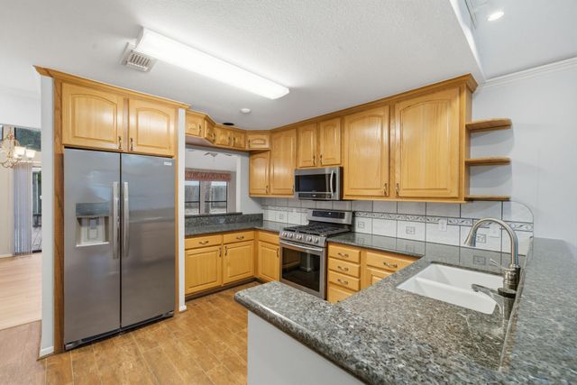 25 N Mossrock Road, The Woodlands, TX 77380