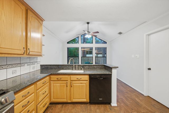 25 N Mossrock Road, The Woodlands, TX 77380