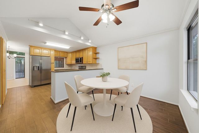 25 N Mossrock Road, The Woodlands, TX 77380