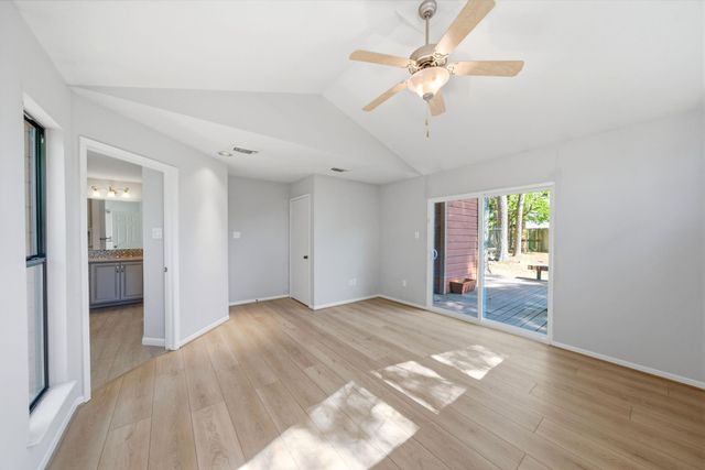 25 N Mossrock Road, The Woodlands, TX 77380