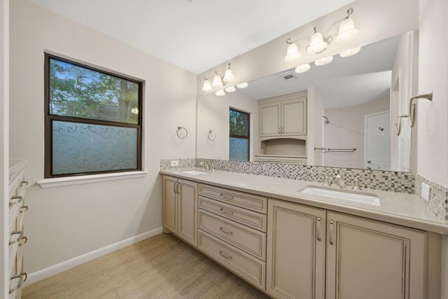 25 N Mossrock Road, The Woodlands, TX 77380