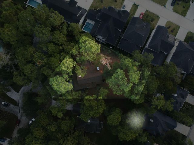 25 N Mossrock Road, The Woodlands, TX 77380