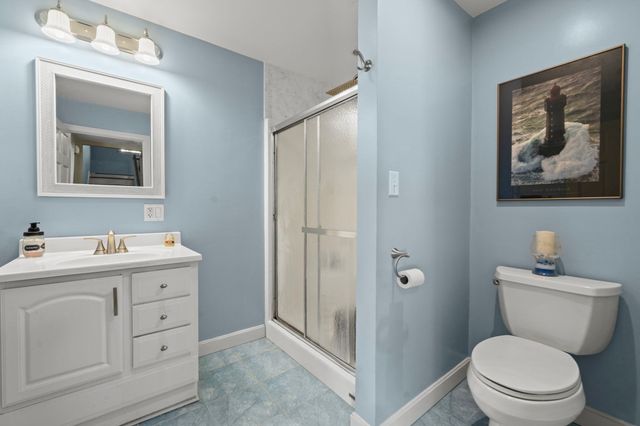 11 Pilgrim Rd, Woburn, MA 01801