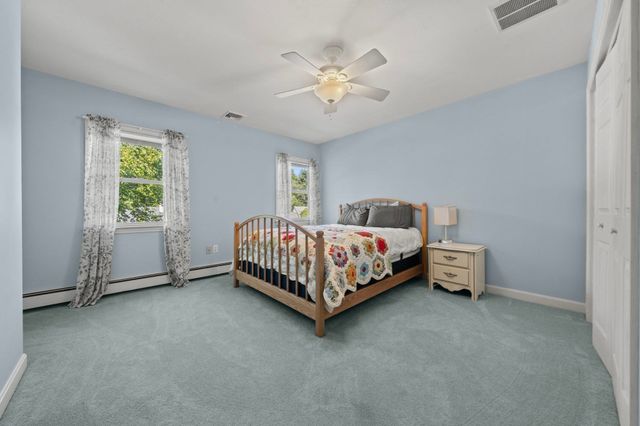 11 Pilgrim Rd, Woburn, MA 01801