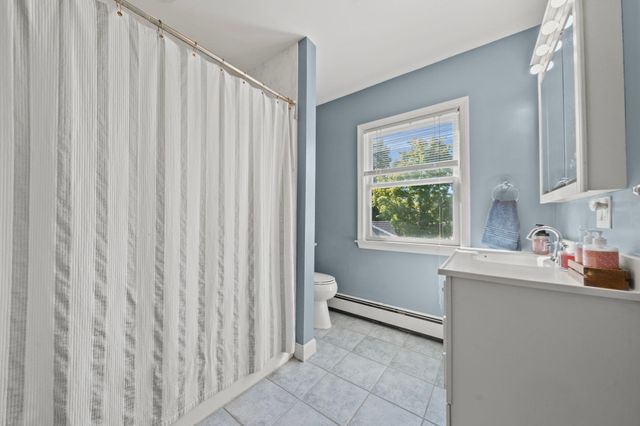 11 Pilgrim Rd, Woburn, MA 01801