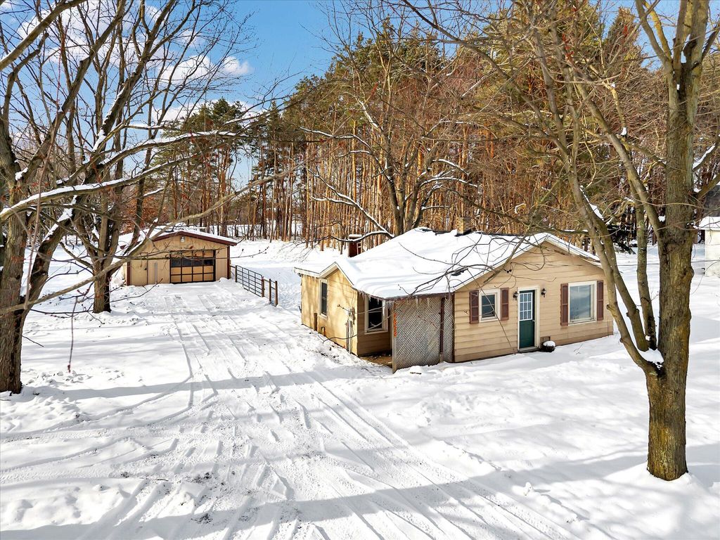 7899 120th Avenue, Olive Twp, MI 49424