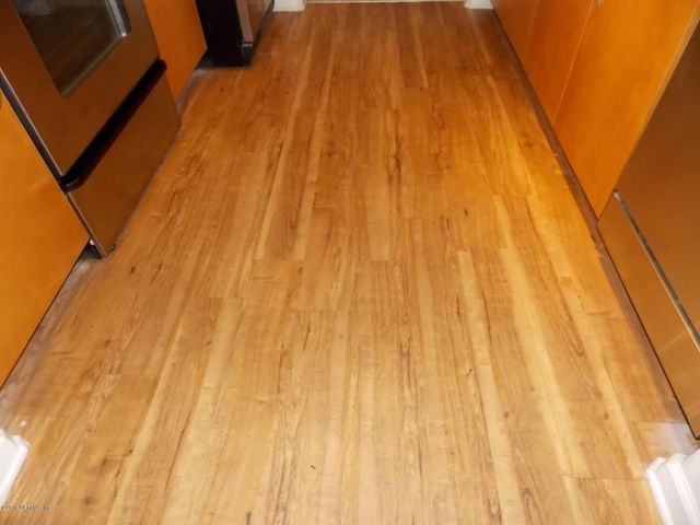 8290 GATE Parkway W 419, Jacksonville, FL 32216