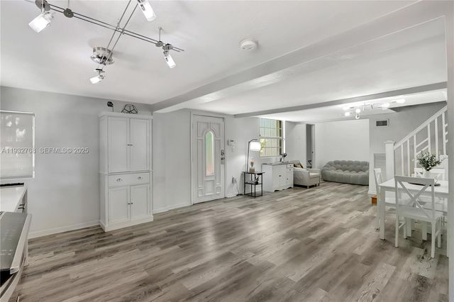 3375 SW 29th Ter 1, Miami, FL 33133