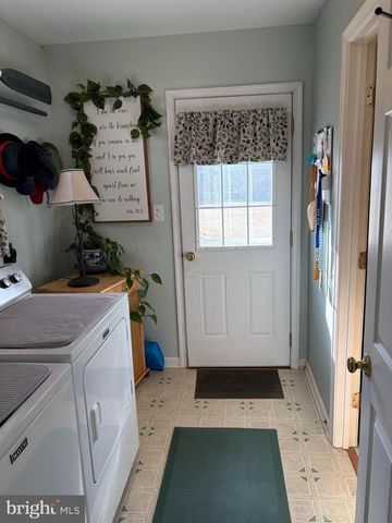 211 POPLAR ST, Delmar, MD 21875