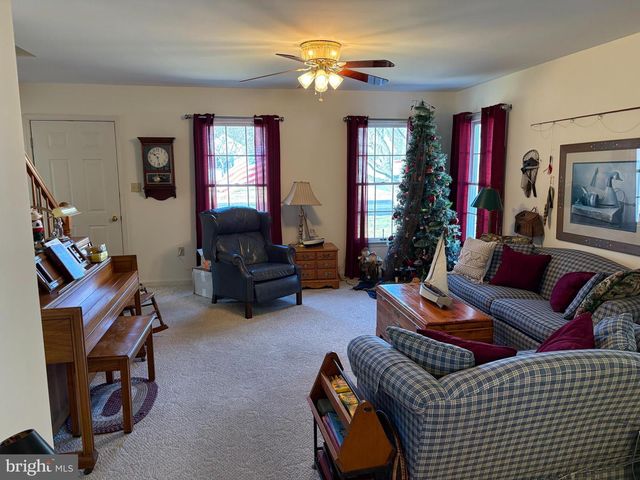 211 POPLAR ST, Delmar, MD 21875