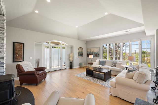 28475 Cerveza Court, Escondido, CA 92026