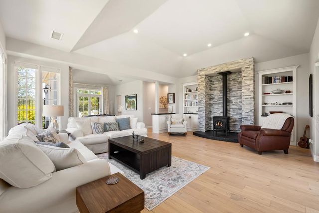 28475 Cerveza Court, Escondido, CA 92026