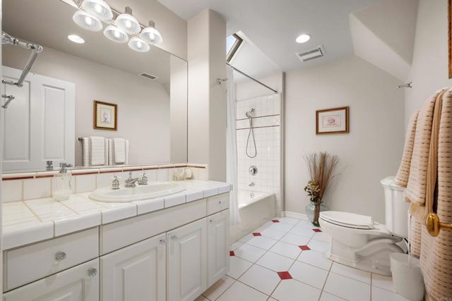 28475 Cerveza Court, Escondido, CA 92026