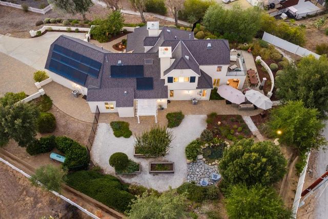 28475 Cerveza Court, Escondido, CA 92026