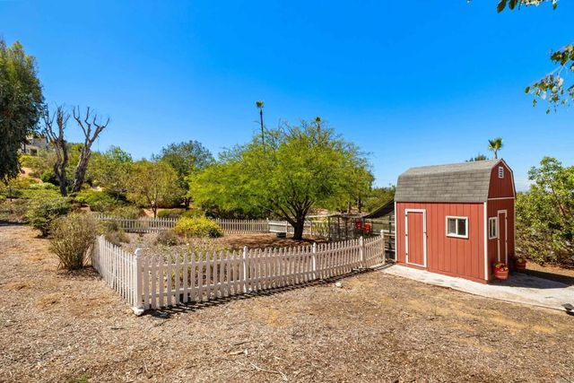 28475 Cerveza Court, Escondido, CA 92026