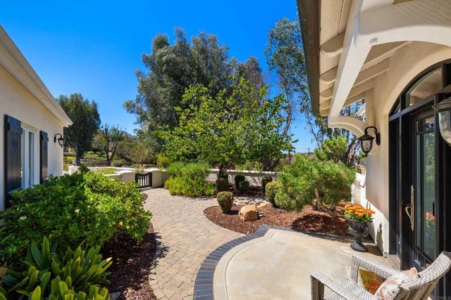 28475 Cerveza Court, Escondido, CA 92026