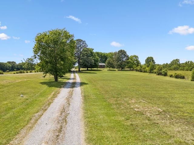 2586 Highway 48, Clarksville, TN 37040