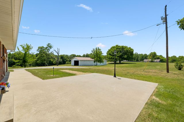 2586 Highway 48, Clarksville, TN 37040