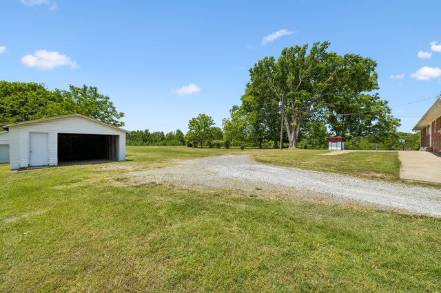 2586 Highway 48, Clarksville, TN 37040