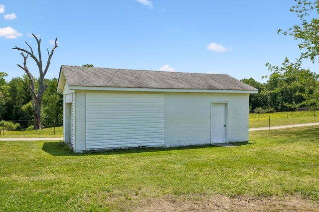 2586 Highway 48, Clarksville, TN 37040
