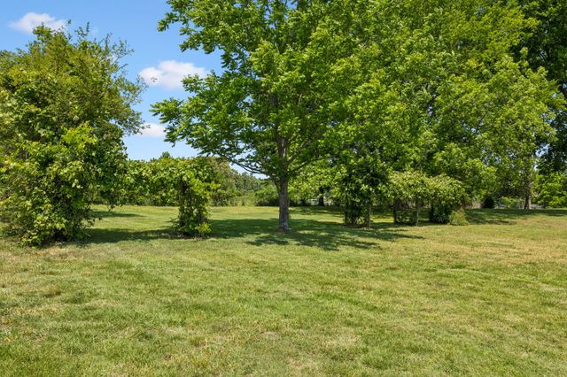 2586 Highway 48, Clarksville, TN 37040