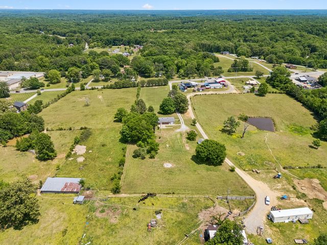 2586 Highway 48, Clarksville, TN 37040