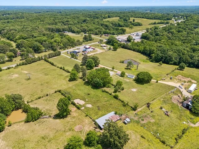2586 Highway 48, Clarksville, TN 37040