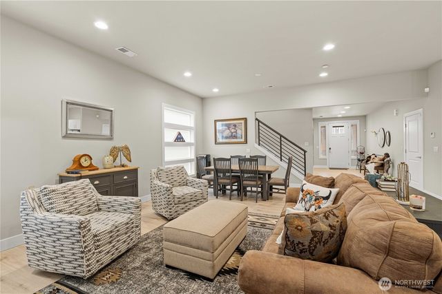 11007 71st Avenue Ct E, Puyallup, WA 98373