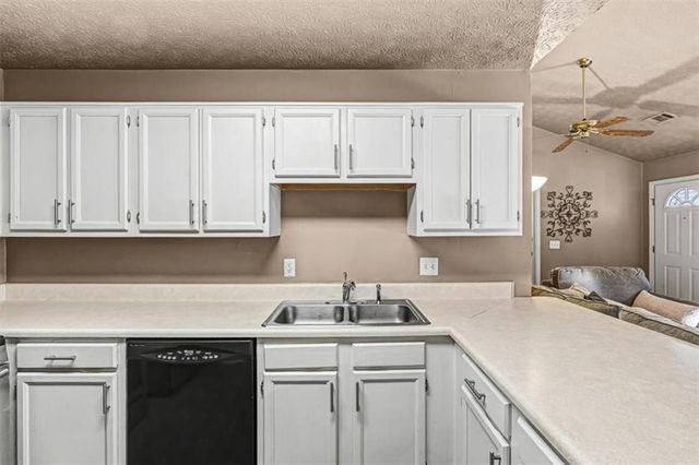 2636 Saint Charles NW Lane, Kennesaw, GA 30144