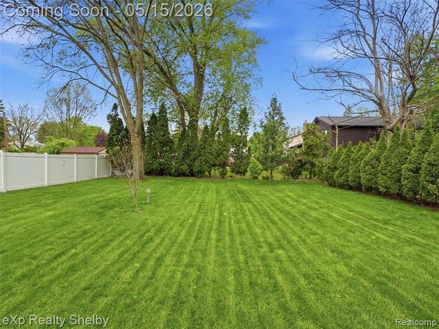 40753 Irval Drive, Sterling Heights, MI 48313