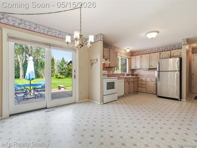 40753 Irval Drive, Sterling Heights, MI 48313