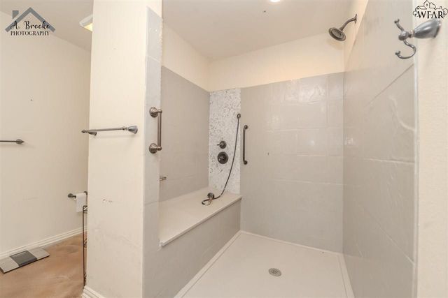110 W PECAN, Iowa Park, TX 76367