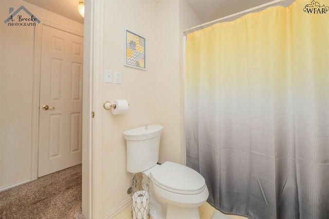 110 W PECAN, Iowa Park, TX 76367