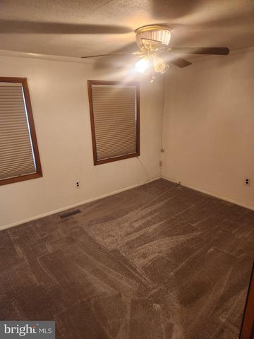 2760 YARNALL RD, Baltimore, MD 21227