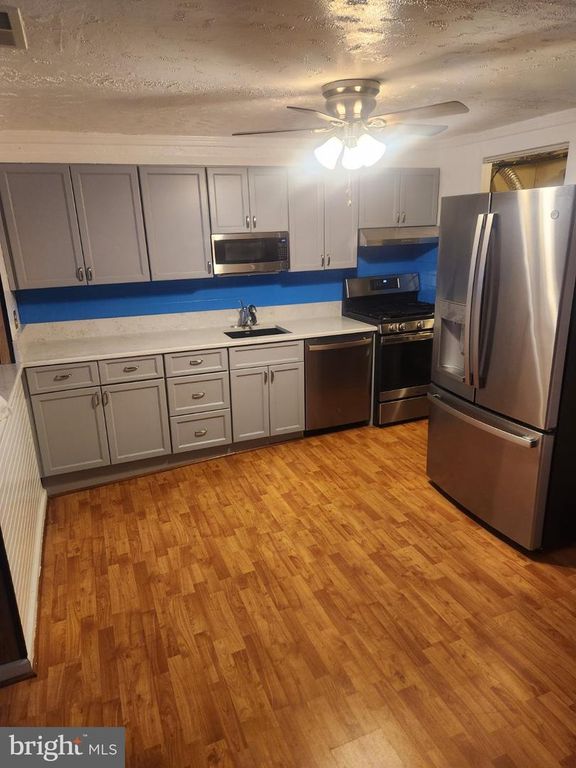 Image 8 of property listing at 2760 YARNALL RD, Baltimore, MD 21227