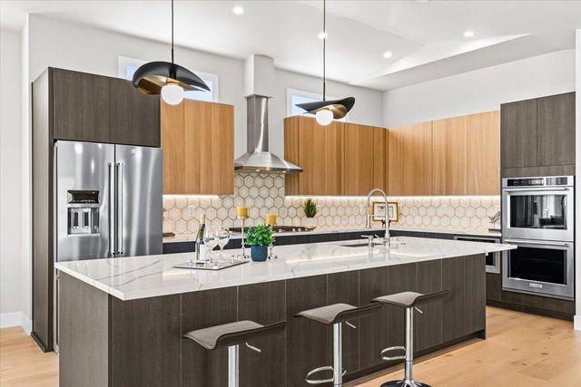 852 Oak Street, Ashland, OR 97520