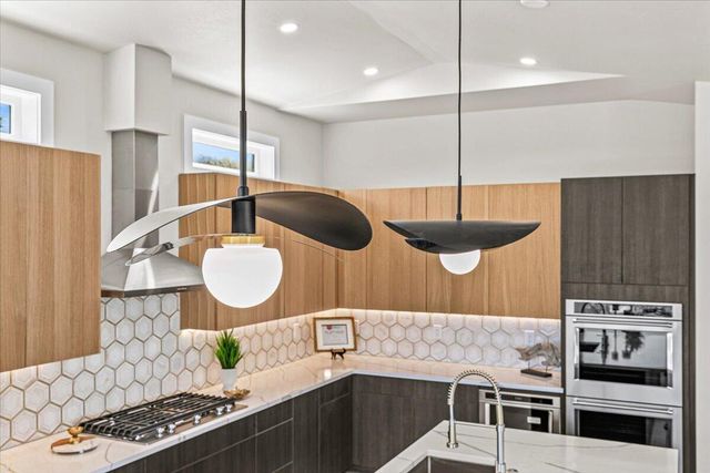 852 Oak Street, Ashland, OR 97520